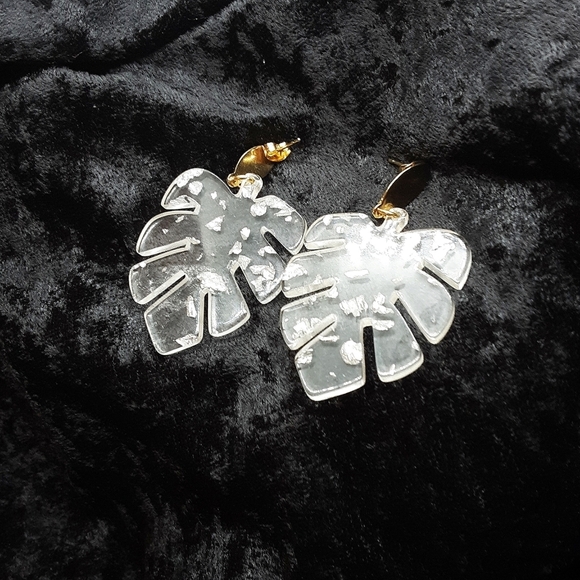 Hand Crafted Jewelry - 🥑Handmade Clear Leaf Earrings w/ Silver and Gold